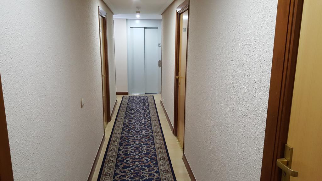 Hotel Achuri Vitoria-Gasteiz Ngoại thất bức ảnh